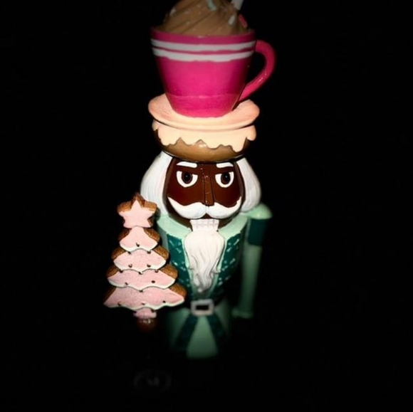 Martha Stewart Christmas African American Nutcracker 🎄 Figurine 17.5" - Picture 2 of 6
